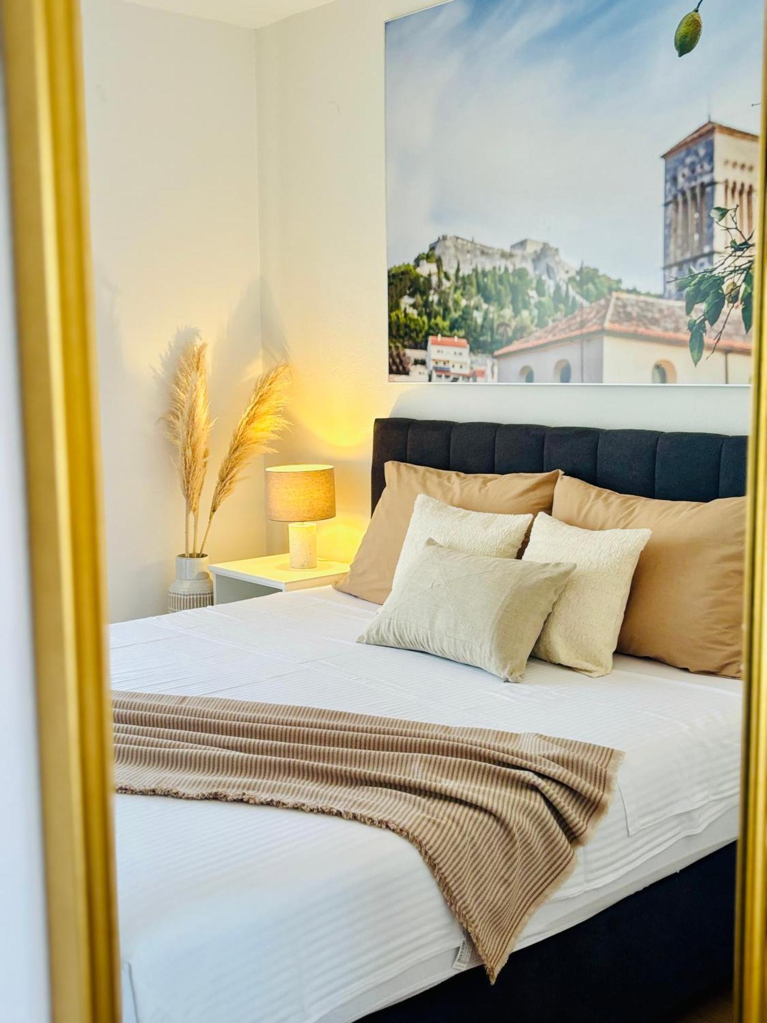 Apartments Sunny Elza Хвар Экстерьер фото